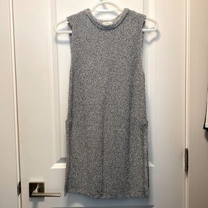 Aritzia Wilfred Sleeveless Tank